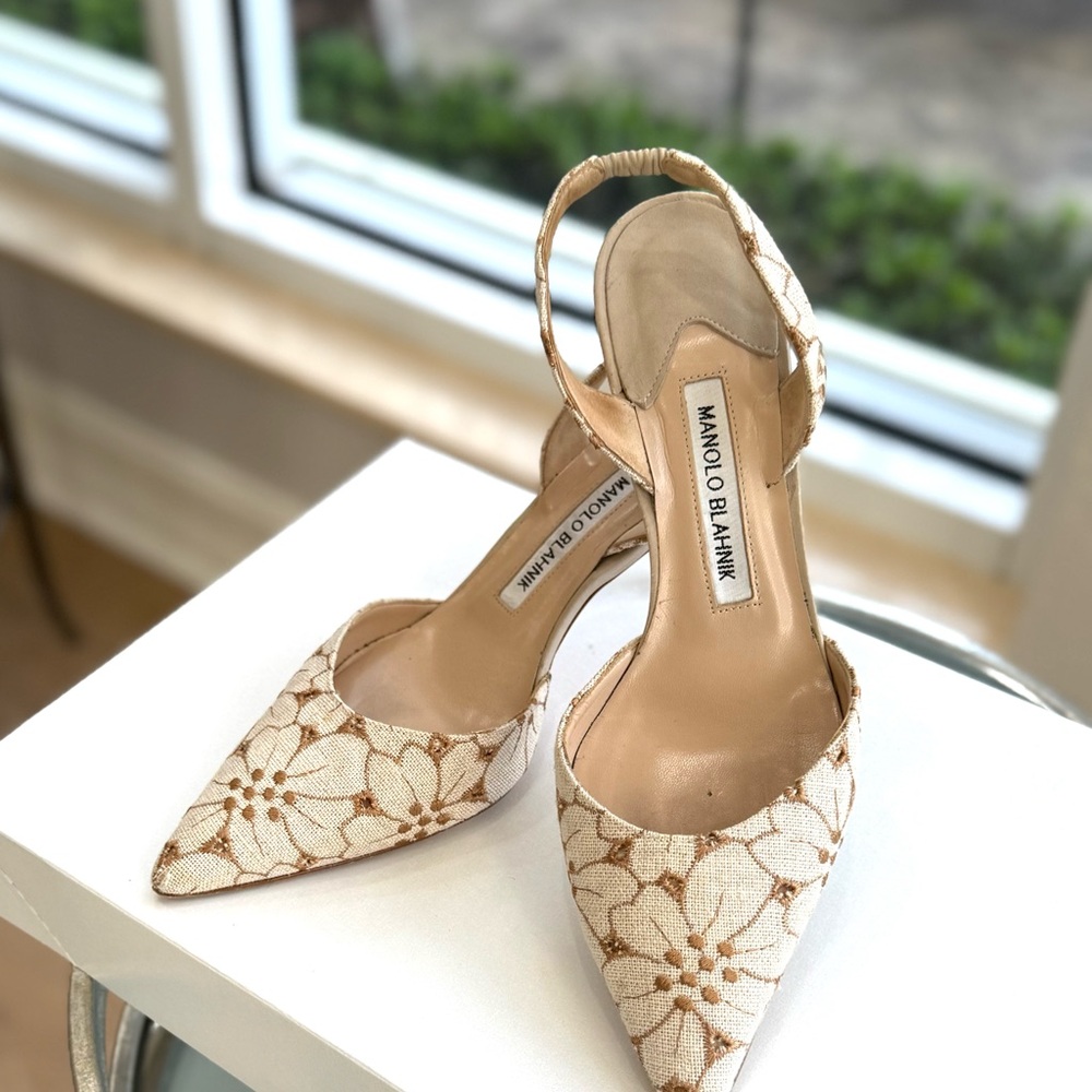 Manolo Blahnik Beige Floral Heels